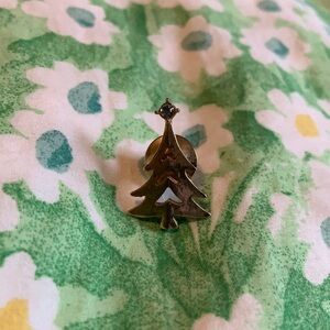 Avon Christmas Tree Pin